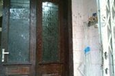 PV báo Thanh Niên bất ngờ bị ném "bom bẩn" vào nhà riêng