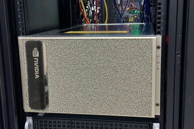 Siêu máy chủ AI có giá 10 tỷ đồng, lần đầu tiên có tại đại học Việt Nam