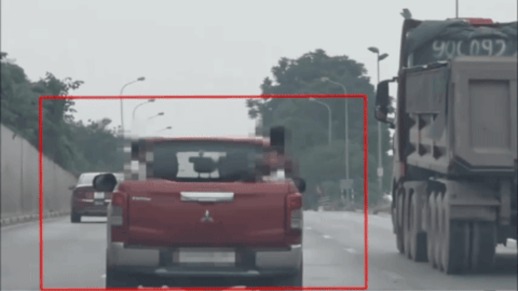 Xử lý tài xế chở 6 trẻ em trên thùng xe bán tải ở đại lộ Thăng Long - 1 Xử lý tài xế chở 6 trẻ em trên thùng xe bán tải ở đại lộ Thăng Long - 1