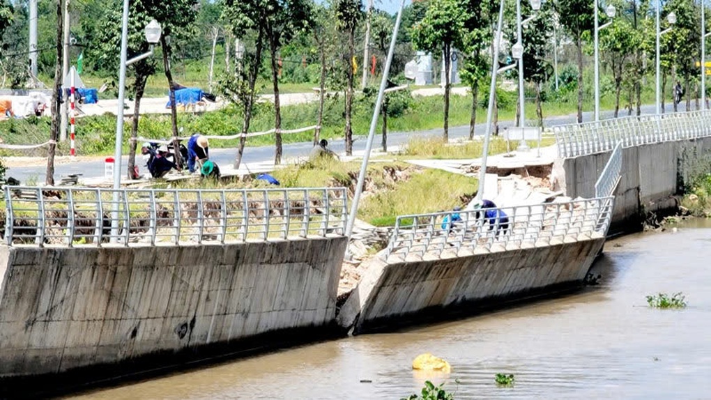 Bờ kè chống sạt lở 80 tỷ đồng... sạt lở nặng sau 5 tháng sử dụng - 2 Bờ kè chống sạt lở 80 tỷ đồng... sạt lở nặng sau 5 tháng sử dụng - 2