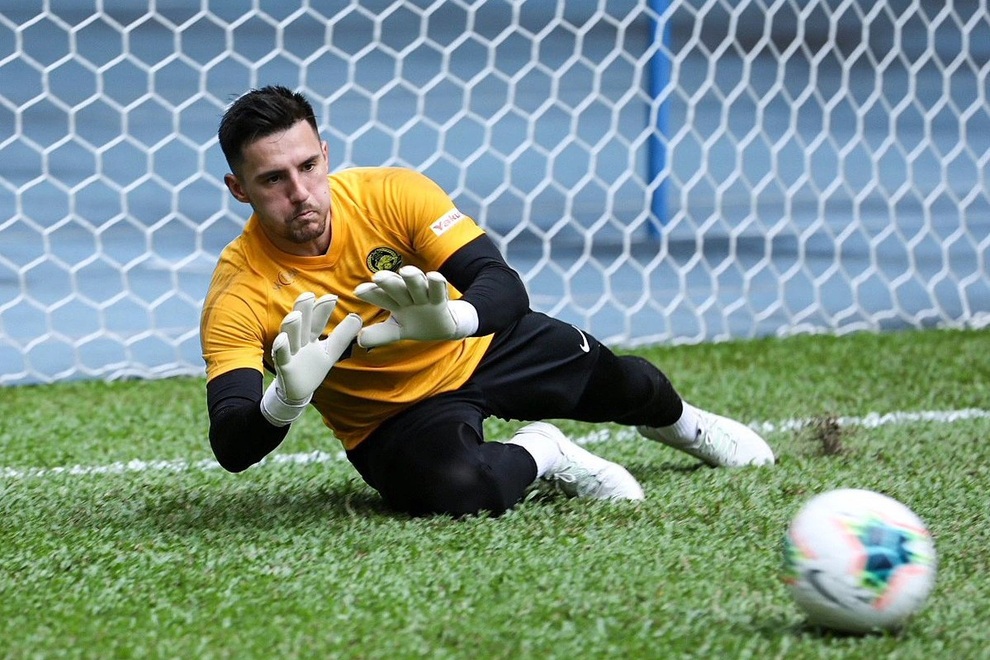 Malaysia muốn bổ sung thủ môn gốc Anh trước cuộc đấu với tuyển Việt Nam - 1 Malaysia muốn bổ sung thủ môn gốc Anh trước cuộc đấu với tuyển Việt Nam - 1