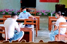 Trốn vào cốp xe ô tô nhằm vượt qua chốt kiểm dịch Covid-19 đi... rút tiền