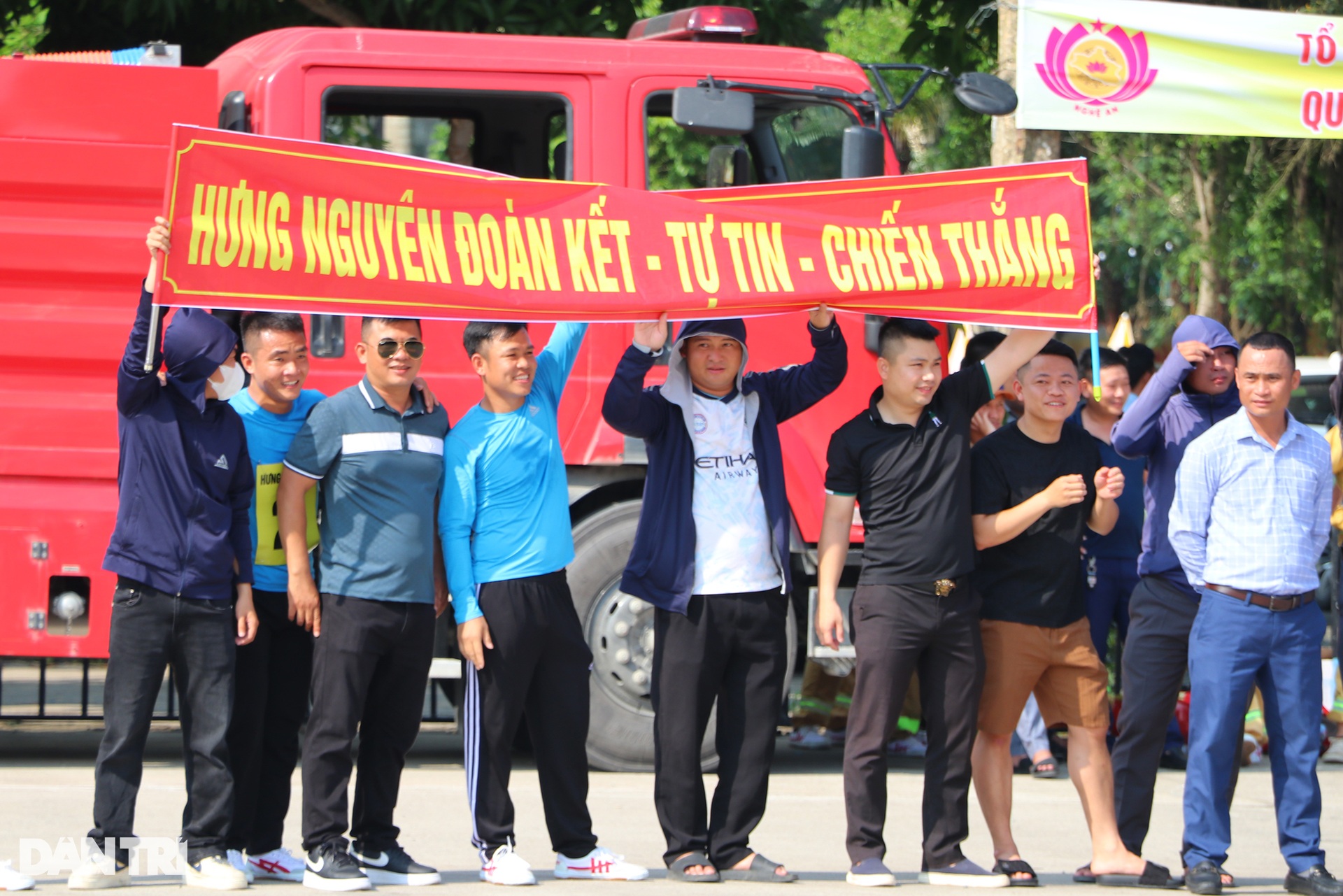 Gay cấn màn tranh tài hội thi Tổ liên gia an toàn phòng cháy chữa cháy - 13 Gay cấn màn tranh tài hội thi Tổ liên gia an toàn phòng cháy chữa cháy - 13