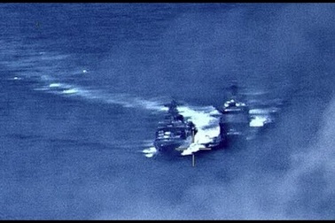 Video tàu chiến Nga - Mỹ suýt va chạm trên biển Hoa Đông