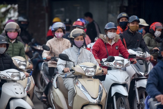 Hải Dương: Dẹp yên bến phà này, lại ùn ùn chen chúc tại bến khác - 6