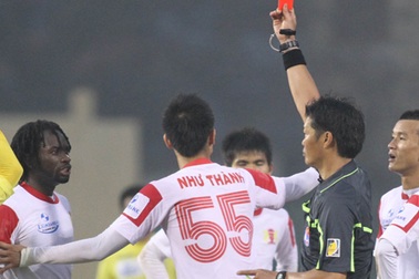 Mắc lỗi ngớ ngẩn, nhiều “vua sân cỏ” chờ án kỷ luật