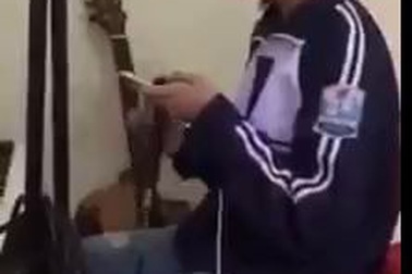 Clip giọng ca hay không ngờ của nữ sinh cấp 3 Hưng Yên