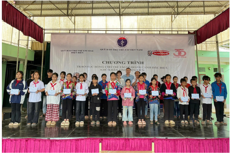 Acecook វៀតណាម និងបីទសវត្សរ៍នៃការរួមចំណែកនាំសុភមង្គលដល់សង្គម - ២ Acecook Việt Nam và ba thập kỷ góp phần mang hạnh phúc cho xã hội - 2