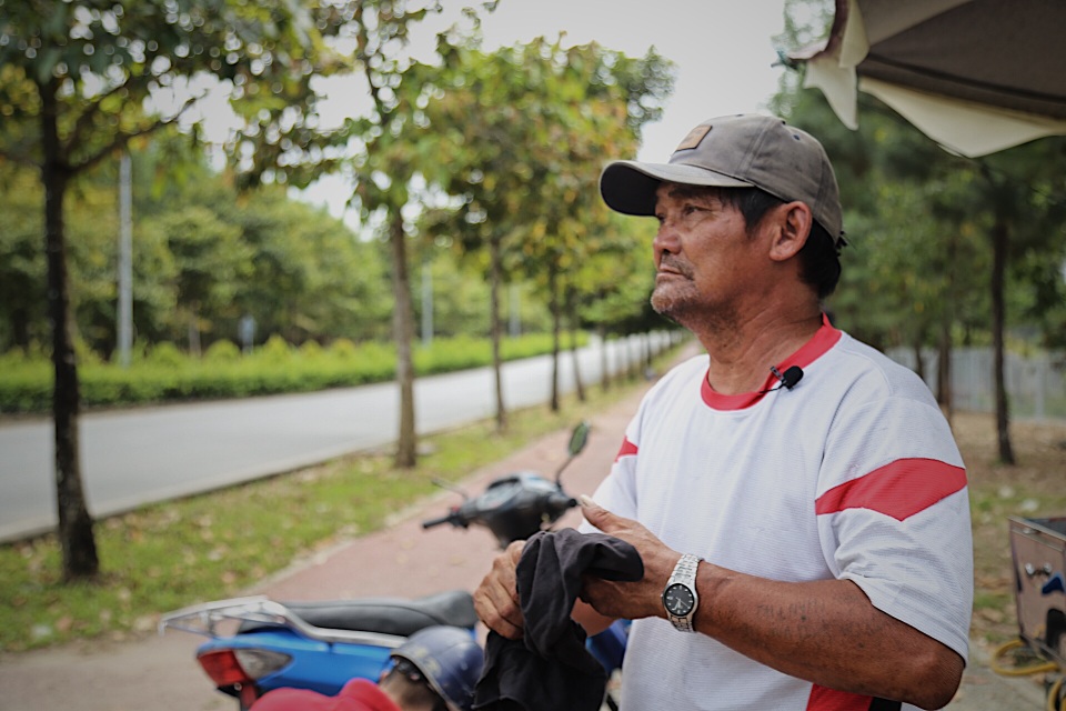 Ông Minh cô đơn 15 năm sửa xe miễn phí cho sinh viên - 2 Ông Minh cô đơn 15 năm sửa xe miễn phí cho sinh viên - 2
