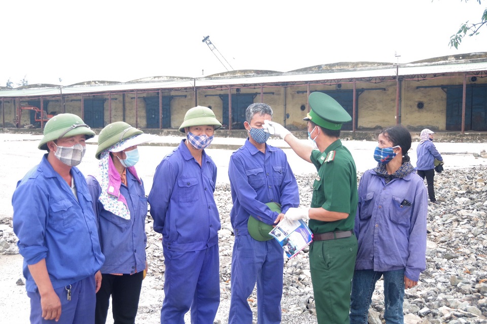 Bác sĩ quân y chăm sóc sức khỏe cho quân dân khu vực biên giới - 9 Bác sĩ quân y chăm sóc sức khỏe cho quân dân khu vực biên giới - 9
