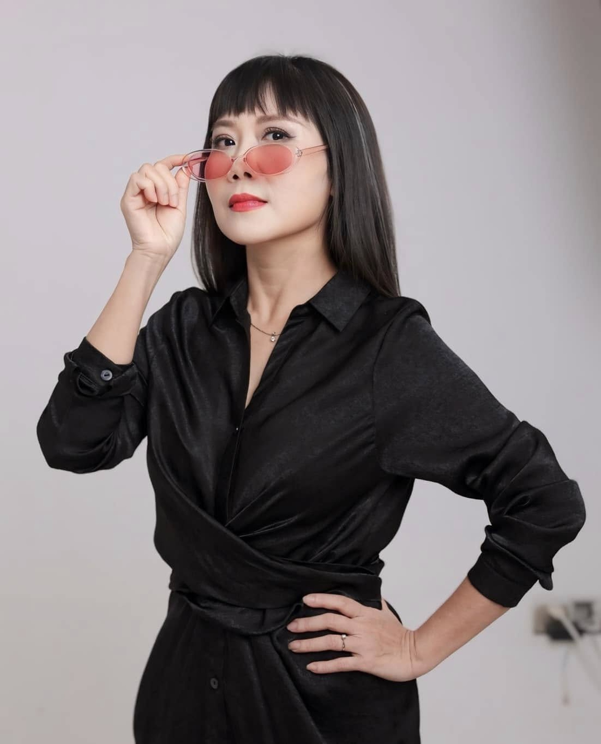 Hương Tươi từng sợ NSND Khải Hưng, được Chí Trung đặt biệt danh - 1 Hương Tươi từng sợ NSND Khải Hưng, được Chí Trung đặt biệt danh - 1