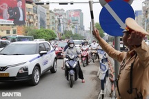 CSGT Hà Nội phân luồng giao thông phục vụ chương trình nghệ thuật