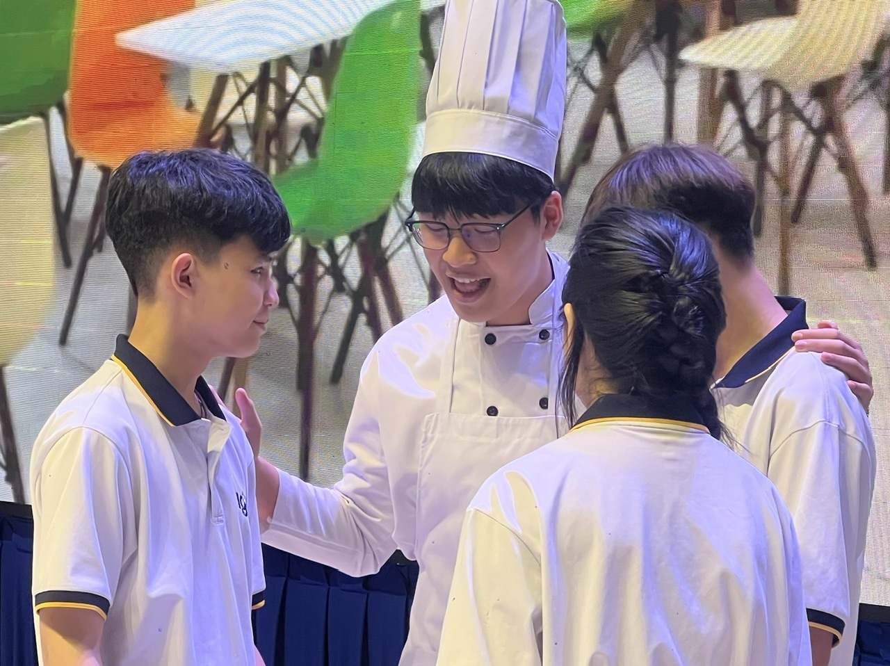 Nhiều người nói đi học là phải khổ, cần gì trường học hạnh phúc - 2 Nhiều người nói đi học là phải khổ, cần gì trường học hạnh phúc - 2
