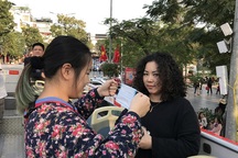 Hà Nội xử phạt người không đeo khẩu trang nơi công cộng