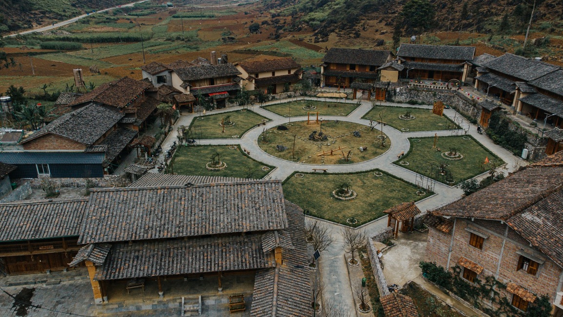 Ngôi làng du lịch thiết kế hình đôi mắt, đẹp ấn tượng tại Hà Giang - 2 Ngôi làng du lịch thiết kế hình đôi mắt, đẹp ấn tượng tại Hà Giang - 2