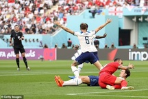 Công nghệ VAR lại gây tranh cãi khi xử ép phạt đền với tuyển Anh