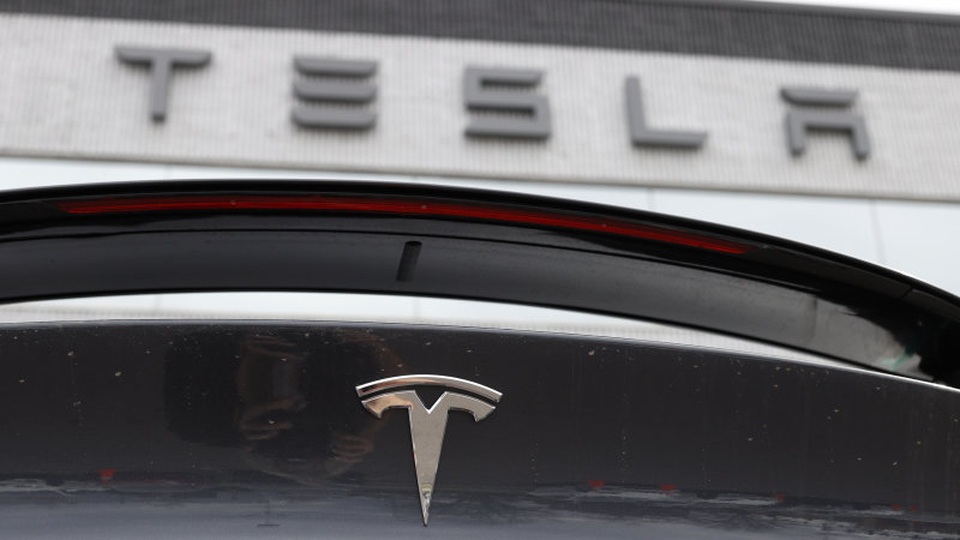 Giá cổ phiếu tăng kỷ lục, Tesla biến nhiều nhà đầu tư thành triệu phú - 1 Giá cổ phiếu tăng kỷ lục, Tesla biến nhiều nhà đầu tư thành triệu phú - 1
