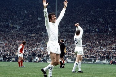 Nhà vô địch World Cup 1966 qua đời vì Covid-19