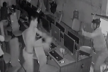 Quây bắt 7 thanh niên trong vụ truy sát 2 người tại quán Internet