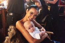 “Đột nhập” phòng trang điểm của Hoa hậu Hoàn vũ 2019