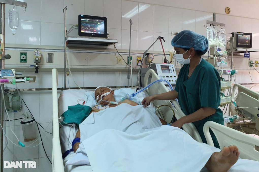 Người con nghèo khó nghẹn ngào mẹ ơi, mẹ đừng chết - 1 Người con nghèo khó nghẹn ngào mẹ ơi, mẹ đừng chết - 1