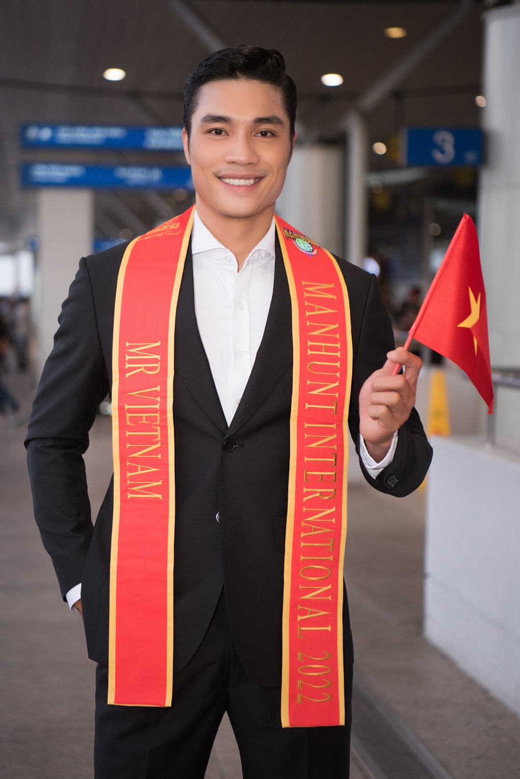 Trần Mạnh Kiên lên đường thi Nam vương Quốc tế 2022 - 1 Trần Mạnh Kiên lên đường thi Nam vương Quốc tế 2022 - 1