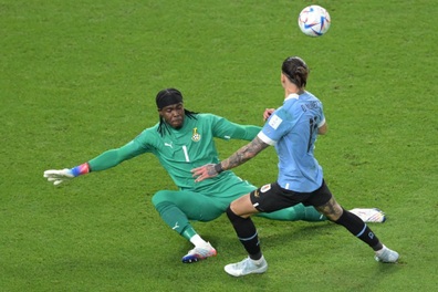 Uruguay khiến Ghana gặp "ác mộng phạt đền" và cùng nhau bị loại