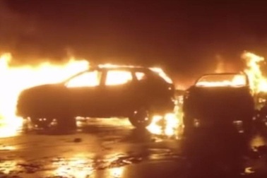 Hàng trăm xe Maserati cháy trơ khung tại Italy, lỡ hẹn xuất khẩu