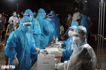 Áp lực cao, thu nhập thấp, hàng chục bác sĩ, nhân viên y tế nghỉ việc