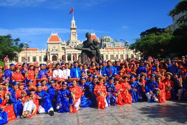 100 đôi uyên ương thành hôn ngày 2/9