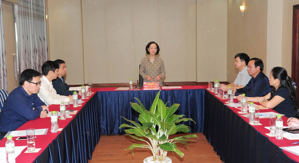 Trưởng Ban Dân vận Trung ương: Nhanh chóng ổn định đời sống bà con vùng lũ - 1 Trưởng Ban Dân vận Trung ương: Nhanh chóng ổn định đời sống bà con vùng lũ - 1