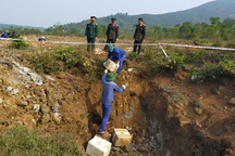 Tiêu hủy hàng chục khẩu súng và nhiều tấn thuốc nổ