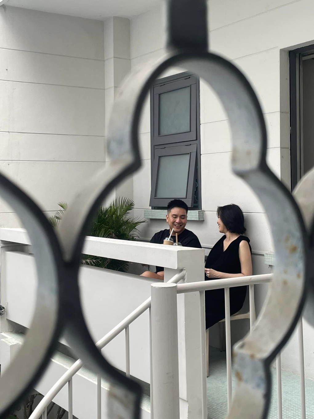 MC Liêu Hà Trinh sinh quý tử, được ck người kinh doanh nuông chiều rời khỏi sao? - 9 MC Liêu Hà Trinh sinh quý tử, được ck người kinh doanh nuông chiều rời khỏi sao? - 9