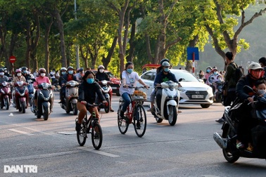Hà Nội sẽ cấm xe máy xăng ở những tuyến phố nào?