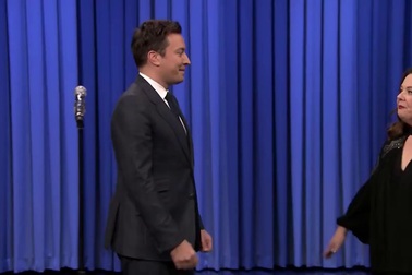 Melissa McCarthy trổ tài hát nhép