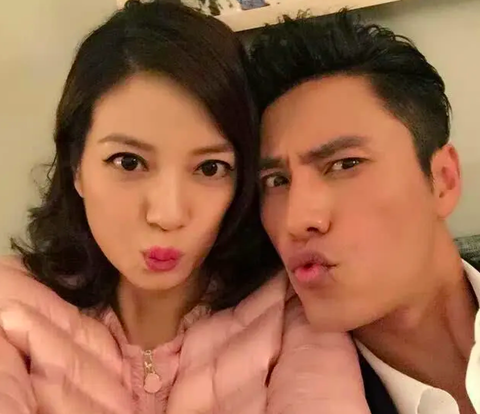 Triệu Vy không đón sinh nhật bên chồng, nhận lời chúc của Huỳnh Hiểu Minh - 5 Triệu Vy không đón sinh nhật bên chồng, nhận lời chúc của Huỳnh Hiểu Minh - 5