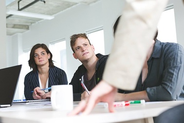 Cách đối phó với đồng nghiệp có tâm lý hơn thua