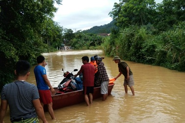 Đập tràn - Hiểm nguy rình rập mùa mưa lũ