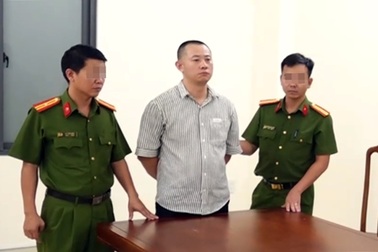 Khởi tố 3 người nước ngoài bán sừng tê giác