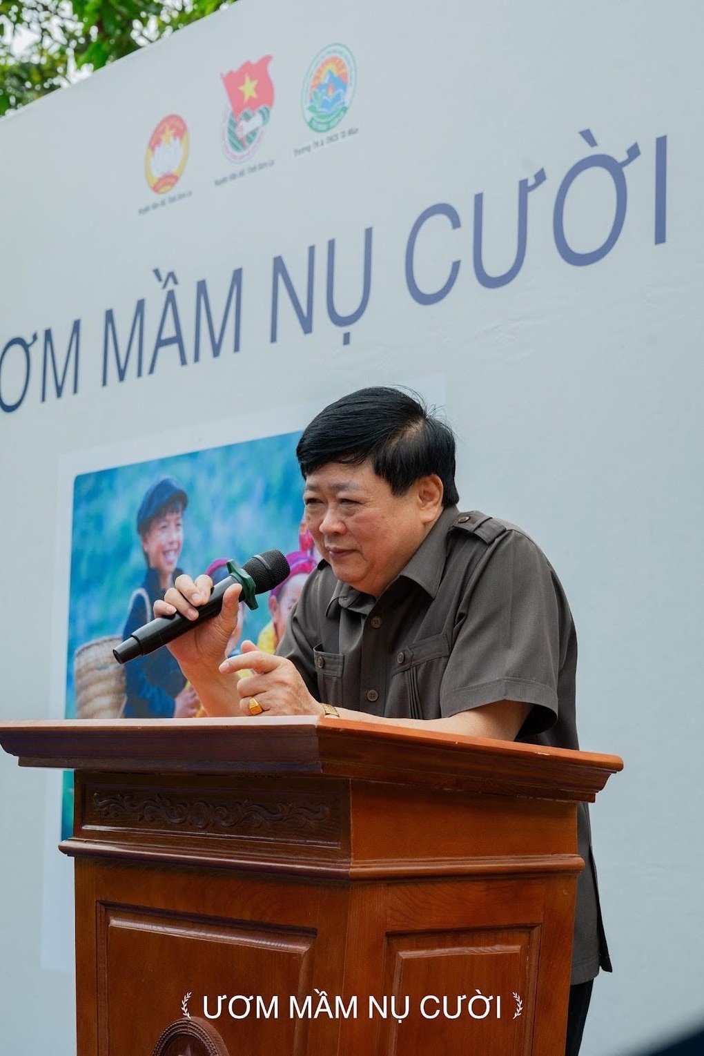 Ươm mầm nụ cười - Hành trình mang tri thức và yêu thương đến trẻ em Tây Bắc - 1 “Ươm mầm nụ cười” – Hành trình mang tri thức và yêu thương đến trẻ em Tây Bắc