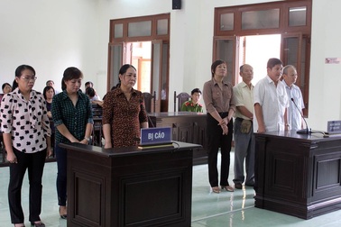 Đưa ra xét xử vụ tham ô ở Trường Chính Trị Phú Yên dù vắng gần 1.300 người liên quan