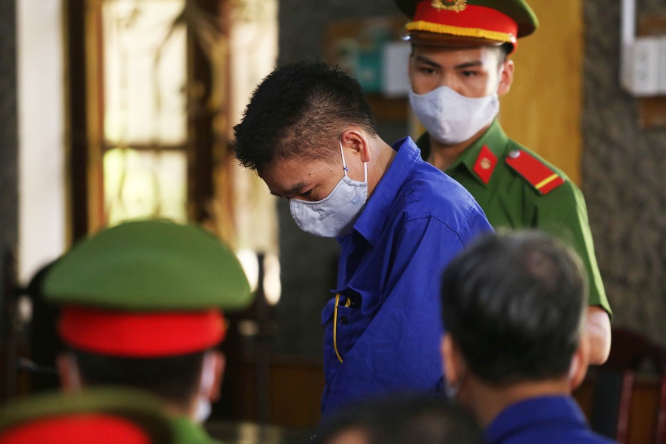 Xét xử vụ gian lận thi cử ở Sơn La: Cựu Giám đốc sở GD-ĐT xin vắng mặt - 8 Xét xử vụ gian lận thi cử ở Sơn La: Cựu Giám đốc sở GD-ĐT xin vắng mặt - 8