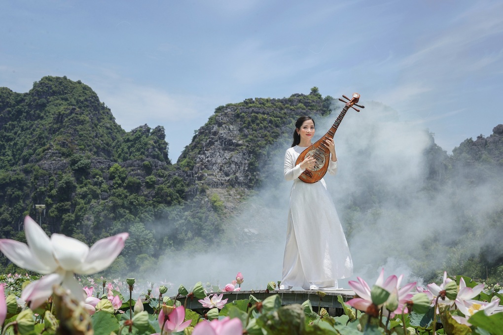 Diệu Thảo Phía trước là bầu trời gây bất ngờ với nhan sắc sau hơn 20 năm - 3 Diệu Thảo Phía trước là bầu trời gây bất ngờ với nhan sắc sau hơn 20 năm - 3