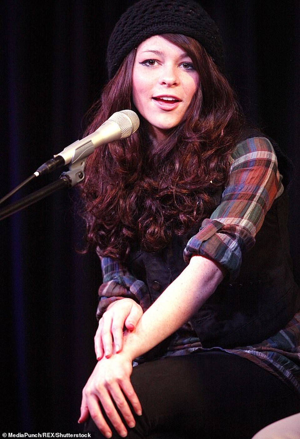 Nữ ca sĩ 9X chết vì nghiện rượu - 1