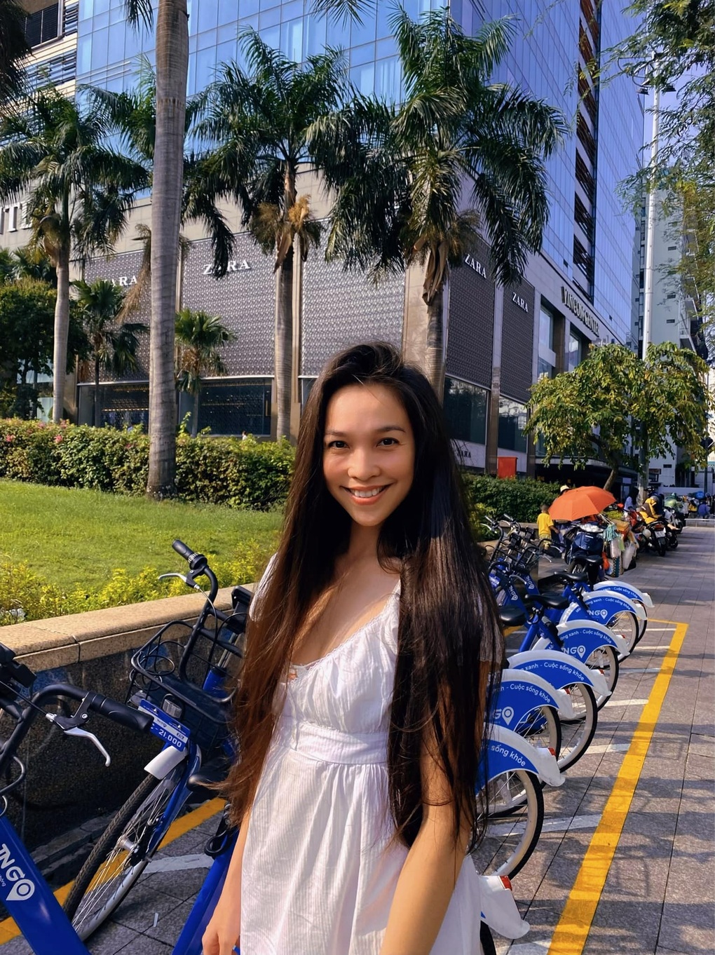 Hiền Thục chuộng khoe eo, diện đồ như gái đôi mươi ở tuổi 41 - 11 Hiền Thục chuộng khoe eo, diện đồ như gái đôi mươi ở tuổi 41 - 11
