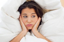 Chồng lười nhác, ở dơ nhưng tối nào cũng dọa vợ bằng câu: "Em ơi, làm tí!"