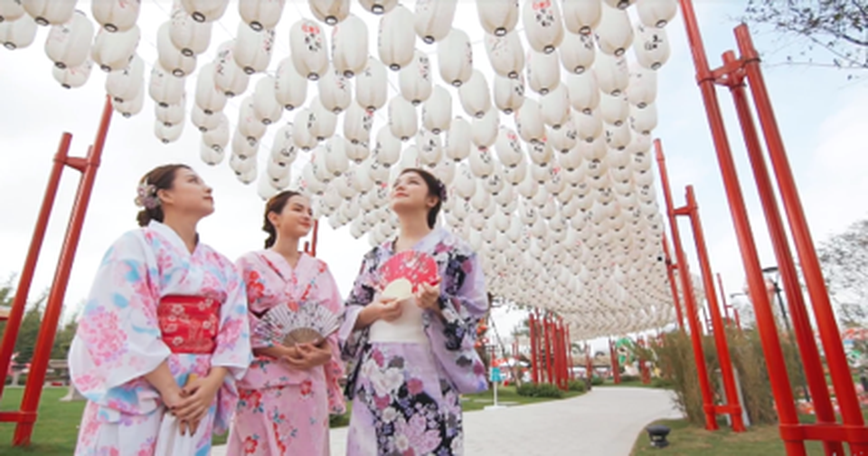 Bắt gặp nhóm bạn thân hotgirl của An Japan tại xứ sở anh đào giữa lòng Hà Nội - 4 Bắt gặp nhóm bạn thân hotgirl của An Japan tại xứ sở anh đào giữa lòng Hà Nội - 4