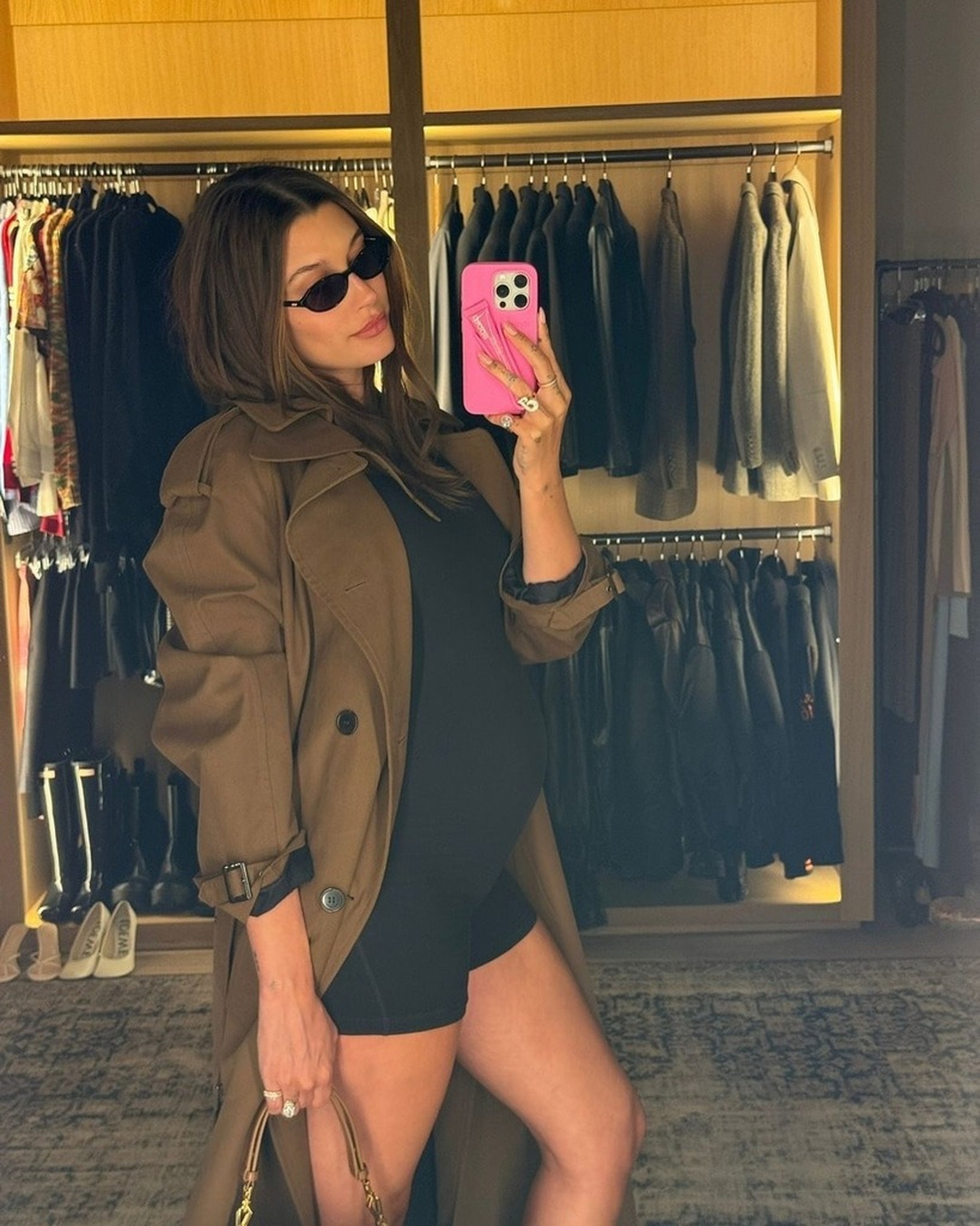 Thời trang bầu vừa sành điệu, vừa gợi cảm của Hailey Bieber - 21 Thời trang bầu vừa sành điệu, vừa gợi cảm của Hailey Bieber - 21