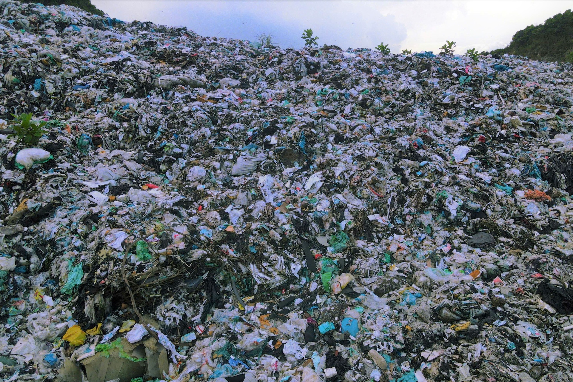 Bên trong bãi rác chứa hàng triệu tấn gây ô nhiễm bậc nhất Ninh Bình - 4