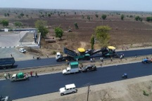 Ấn Độ lập kỷ lục xây 75km đường cao tốc trong 106 giờ